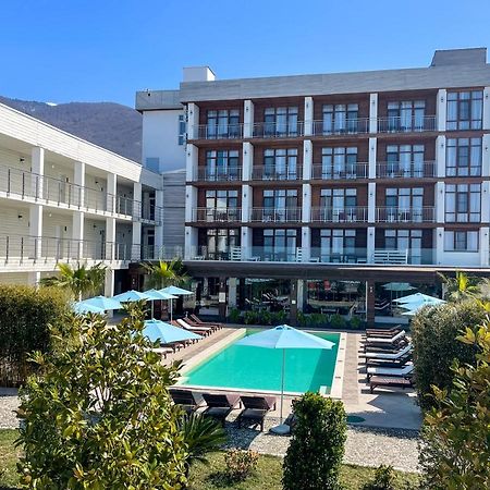 Aquamarine Family Club Hotel Gagra Exterior photo