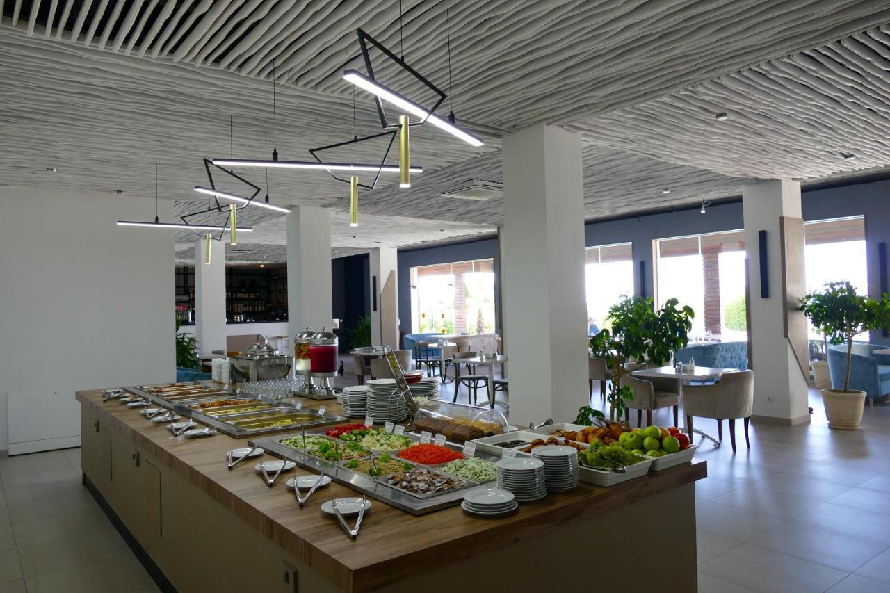 Aquamarine Family Club Hotel Gagra Exterior photo