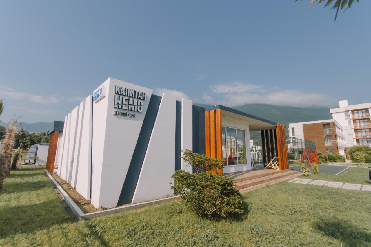 Aquamarine Family Club Hotel Gagra Exterior photo