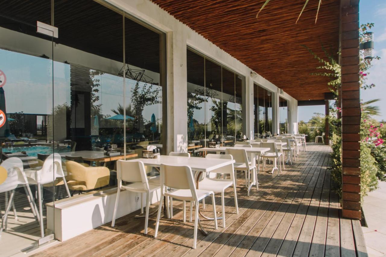 Aquamarine Family Club Hotel Gagra Exterior photo